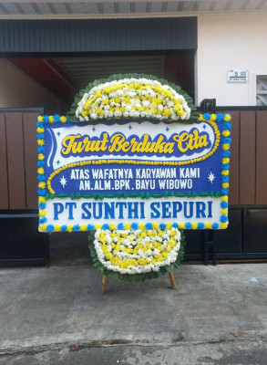 Papan Bunga Duka di Simpang Hilir